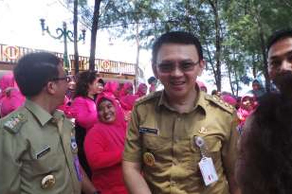 Gubernur DKI Jakarta Basuki Tjahaja Purnama atau Ahok saat meresmikan Ruang Publik Terpadu Ramah Anak (RPTRA) Tanjung Elang Berseri, di Pulau Pramuka, Kepulauan Seribu, Selasa (20/9/2016).