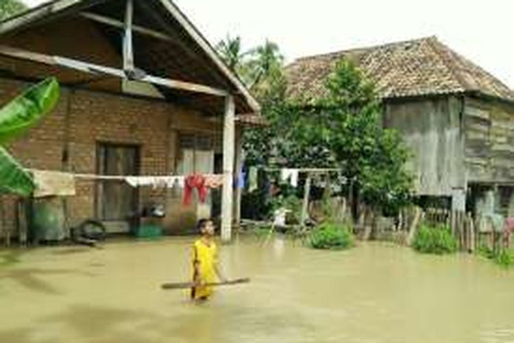 Sejumlah rumah di Kelurahan Payu Putat Prabumulih mulai terendam banjir sejak beberapa hari belakangan ini