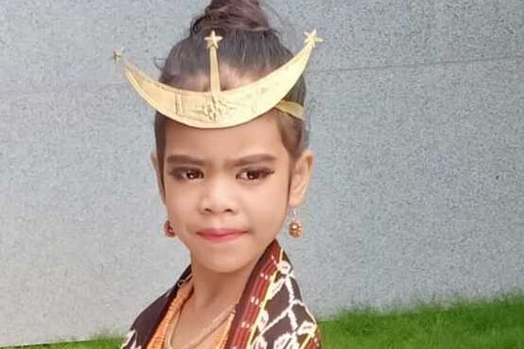 PHOTO:Ananda Saubaki (7) siswi kelas 2 SD Negeri Naikoten 1, Kecamatan Kota Raja, Kota Kupang, Nusa Tenggara Timur (NTT),