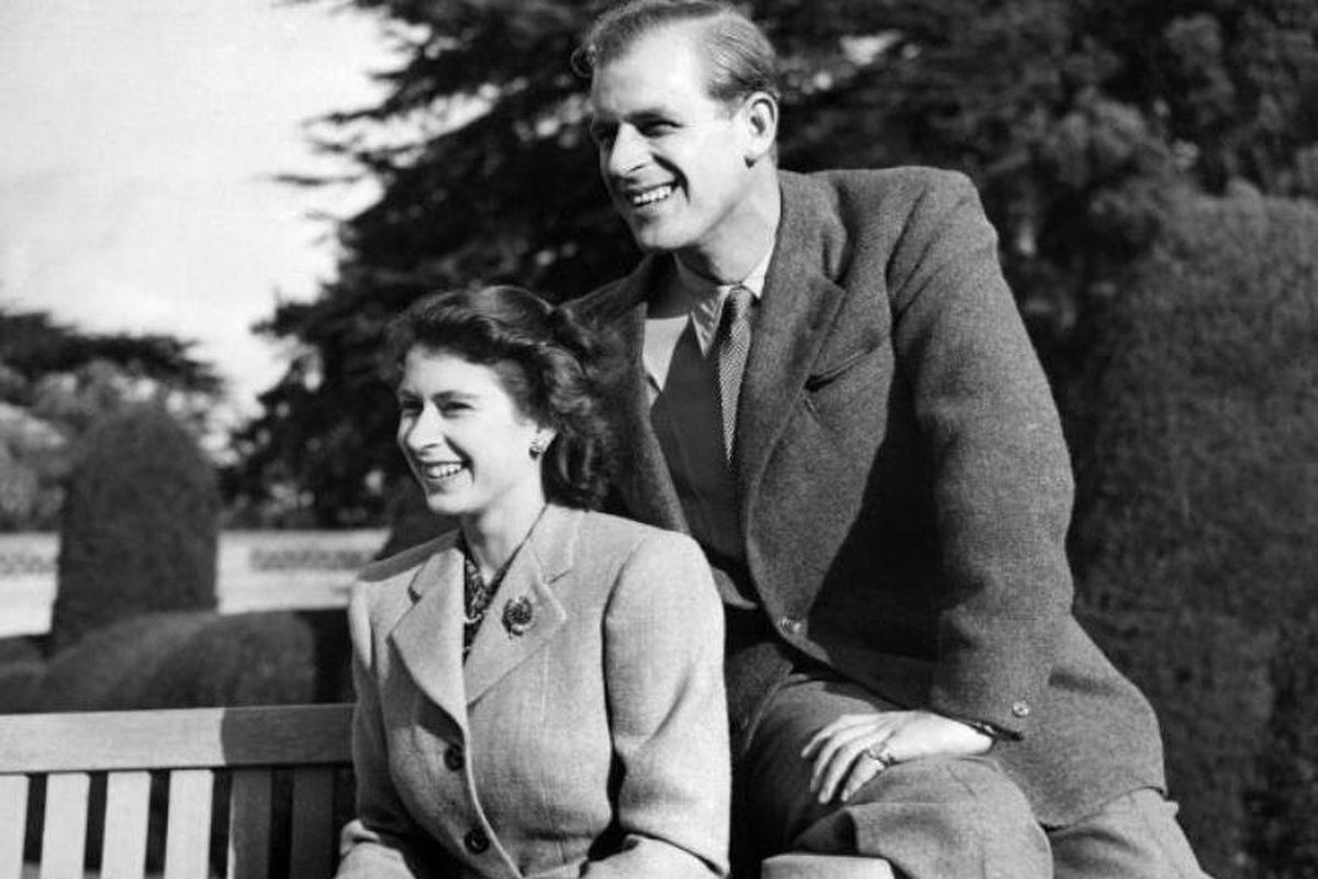 Potret Ratu Elizabeth dan Pangeran Philip saat bulan madu. (AFP via News.com.au)