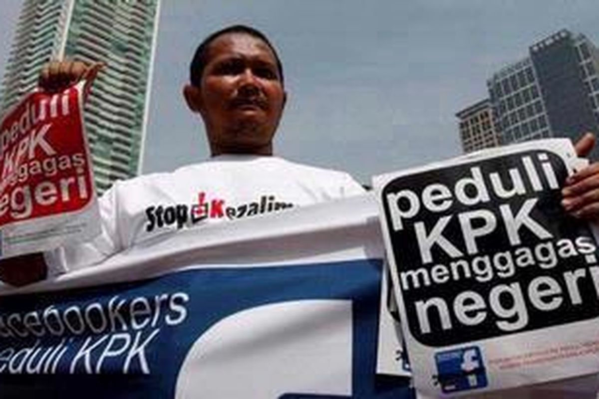 Ilustrasi: Aksi facebookers mendukung Komisi Pemberantasan Korupsi (KPK). 