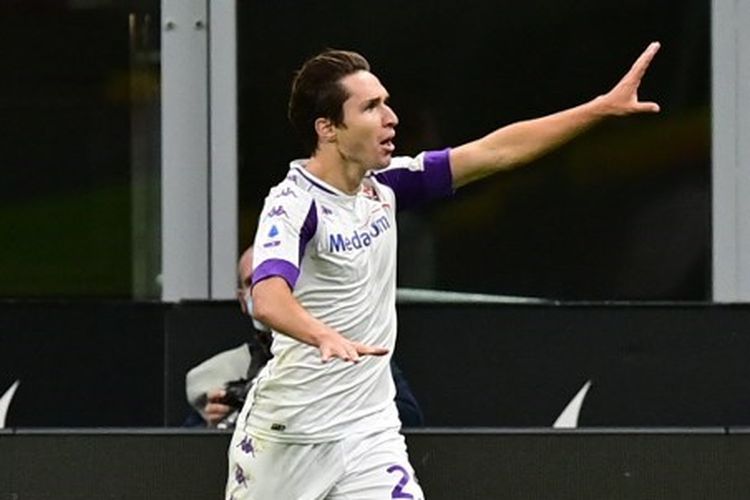 Penyerang Fiorentina, Federico Chiesa, saat bermain di Liga Italia 2019-2020.