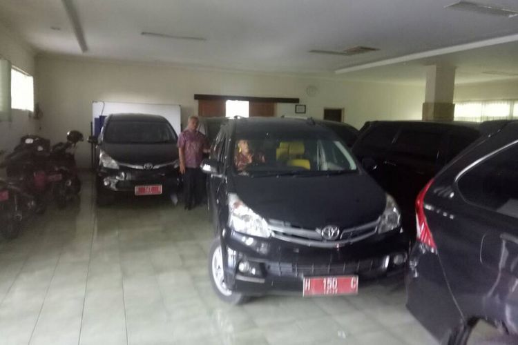 Seluruh mobil dinas operasional anggota DPRD Kabupaten Semarang dikandangkan selama libur nasional dan cuti bersama Idul Fitri 1438 H. 