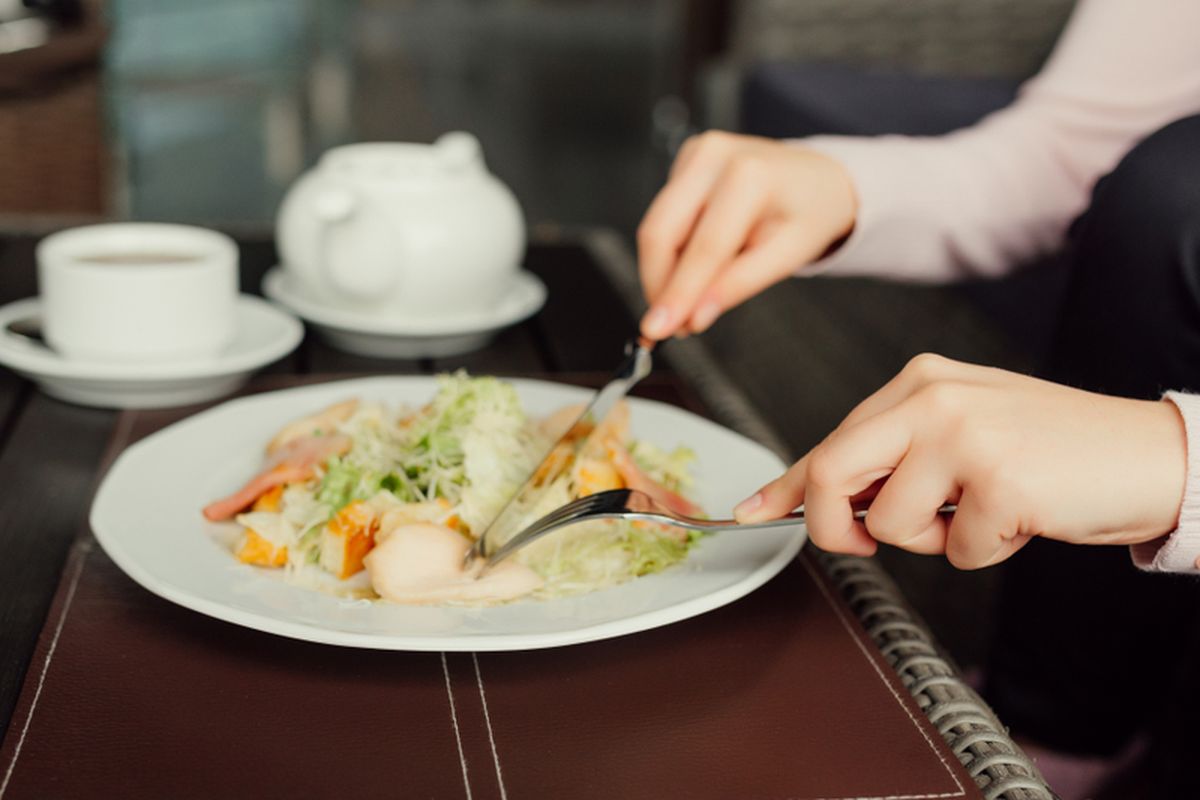 Sarapan untuk diet yang ideal terdiri dari kombinasi makanan tinggi protein, rendah lemak tak sehat, kaya serat, dan rendah kalori.