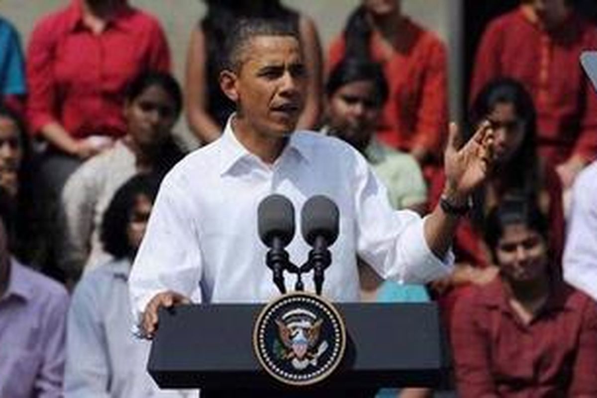 Presiden AS Barack Obama saat berpidato di depan mahasiswa St. Xaviers College di Mumbai, India, Minggu (7/11/2010).