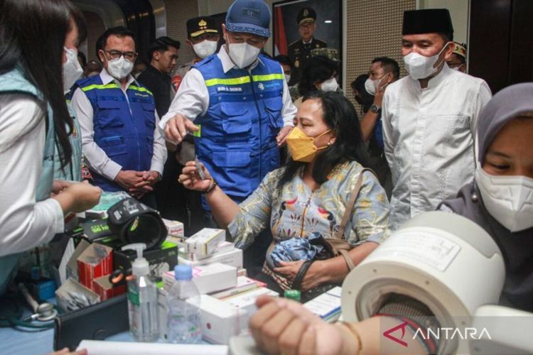 Kemenkes Bantah Informasi Menteri Budi Gunadi Sesak Napas karena Karhutla