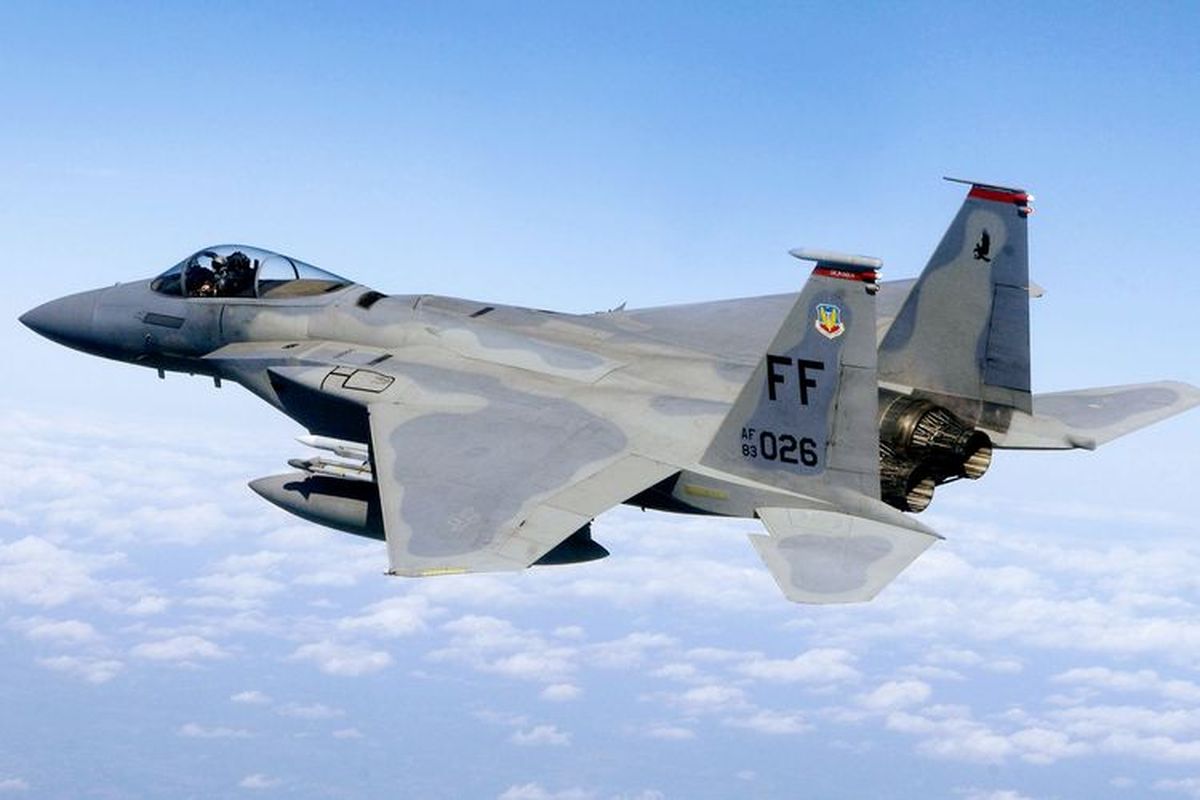 Pesawat tempur F-15 milik Skadron Udara 1 AU AS. Terpisah, AS kerahkan jet tempur F-15 ke Timur Tengah. Militer Amerika Serikat bahkan menyatakan, jet-jet tempur tersebut telah tiba di Timur Tengah pada Kamis (7/11/2024).