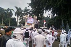 Massa Unjuk Rasa di Balai Kota Bogor Tuntut Penerbitan Perda Anti-LGBT