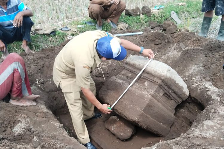 Disbudpar Kediri Evakuasi Yoni dan Struktur Bata Pra Majapahit 