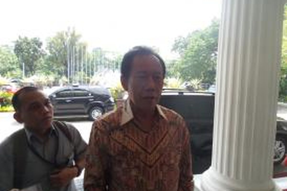 Mantan Gubernur DKI Jakarta Sutiyoso saat datang ke Balaikota Jakarta, Senin (1/9/2014)