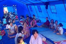 Makanan Tak Kunjung Datang, Pengungsi Korban Banjir Serbu Gerobak Nasi Goreng