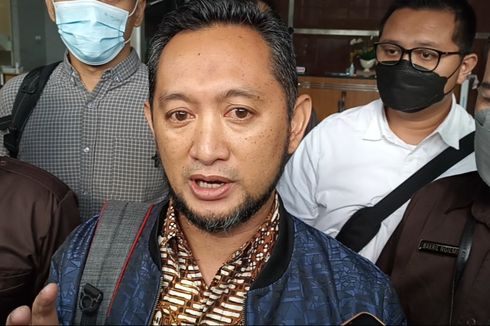 Bantah Pakai Cincin Blue Safir, Kepala Bea Cukai Makassar: Ini dari Kiai Saya