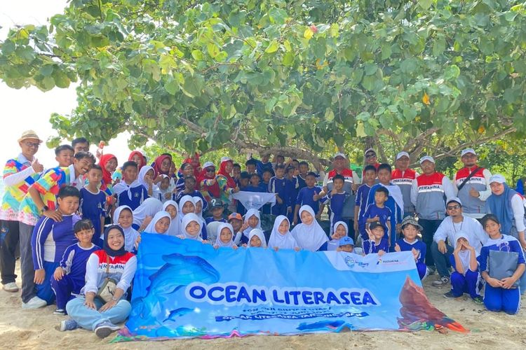 Pertamina melalui Pertamina Energy Terminal memberikan kontribusi pendidikan melalui pengayaan literasi energi di sekolah wilayah Tanjung Uban, serta mendukung kegiatan KolaboraSEA Energy.