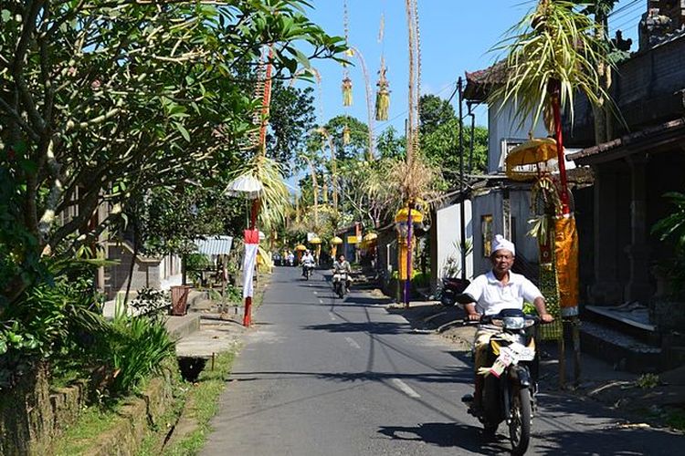 Ilustrasi penjor di Bali
