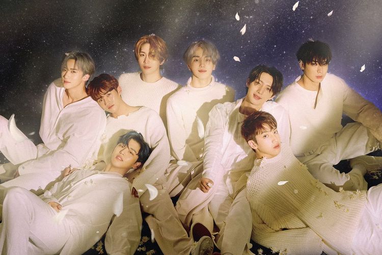 Pentagon dalam poster konser online mereka yang bertajuk WEL:VE