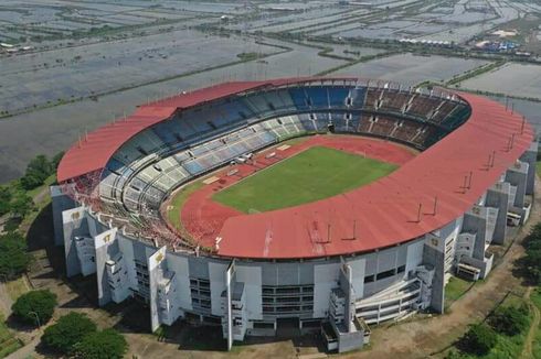 Pemkot Surabaya Gelar Kerja Bakti Massal Bersihkan Stadion GBT