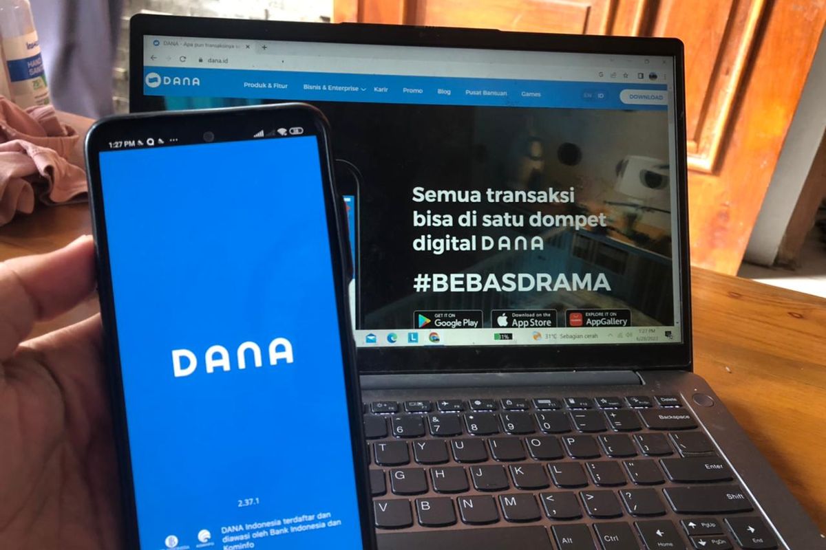 Tahapan cara transfer DANA ke OVO sangatlah gampang banget. Tahapan cara kirim DANA ke OVO ini akan dikenakan biaya Rp 1.000 per sekali transaksi.