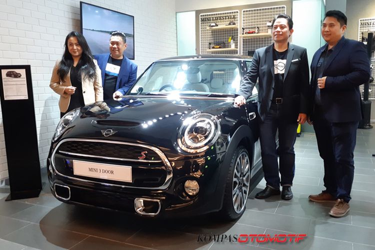 Mini 3-Door Black Edition