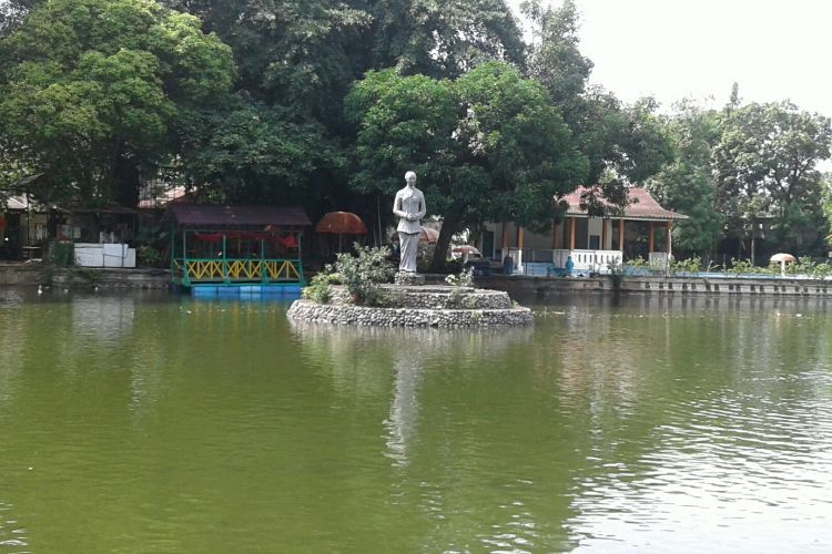 Taman Partini Tuin diambil dari nama putri KGPAA Mangkunegoro VII di Taman Balekambang Solo.