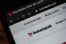 Indonesia’s Bukalapak Soars on First Day of Trading