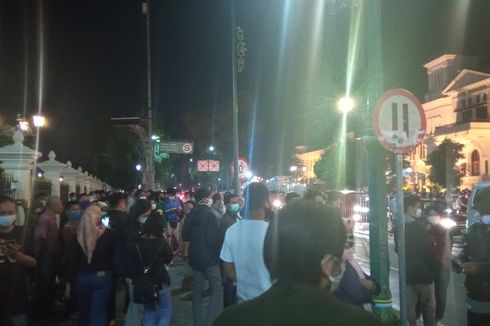 Malam Tahun Baru di Tengah Pandemi, Warga Tetap Berkerumunan di Pusat Kota Yogyakarta