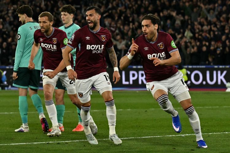 Hasil Liga Inggris, Pesta Gol West Ham Dorong Tottenham ke Zona Merah