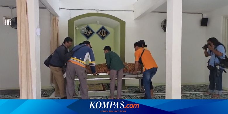 Satu Korban Tewas Kecelakaan Minibus Ditabrak Kereta Api di Lumajang adalah Sopir Ambulans Dinsos Surabaya