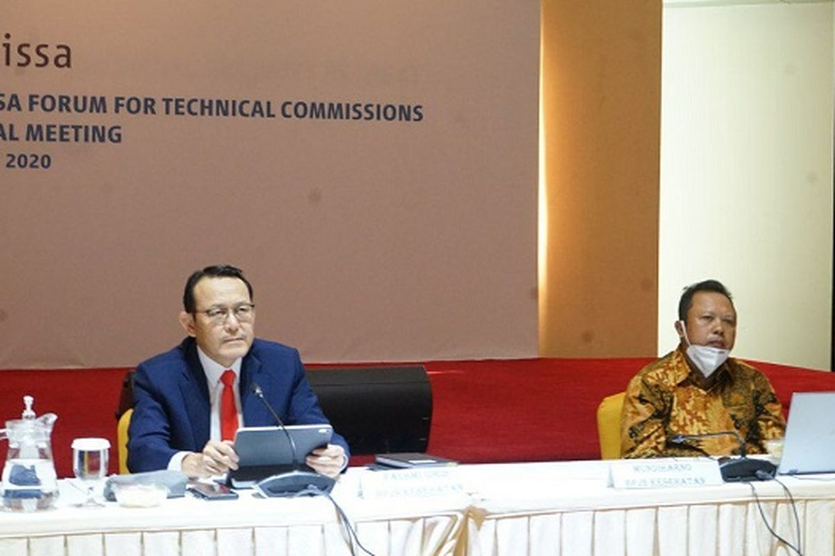 Direktur Utama BPJS Kesehatan Fachmi Idris, didampingi Direktur Perencanaan dan Pengembangan BPJS Kesehatan Mundiharno.