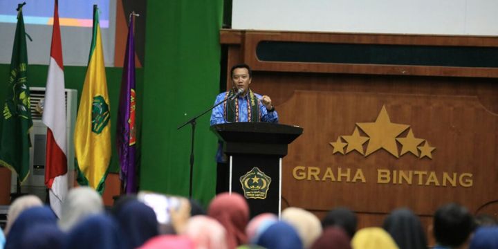 Menteri Pemuda dan Olahraga Imam Nahrawi saat memberikan kuliah umum di Universitas Malahayati, Bandar Lampung, Jumat (13/4/2018).