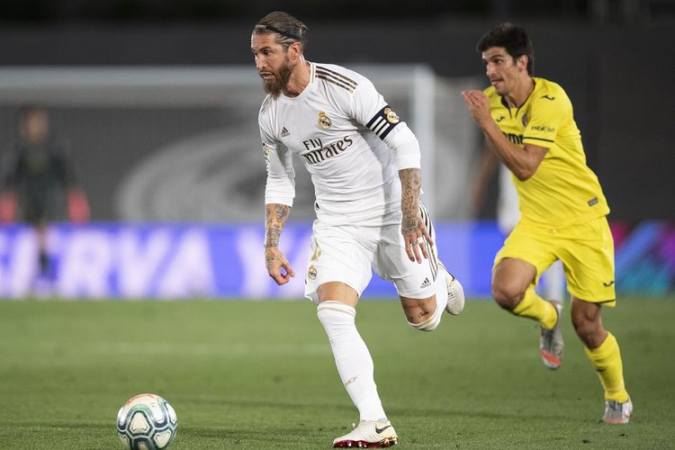 Sergio Ramos saat bermain menghadapi Villarreal di Stadion Alfredo Di Stefano, Kamis (17/7/2020) waktu setempat