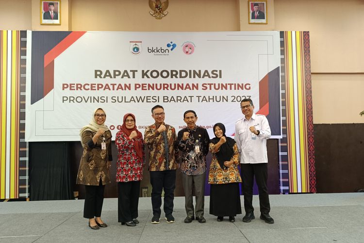 Kepala Badan Kependudukan dan Keluarga Berencana Nasional (BKKBN) dr Hasto Wardoyo dalam Rapat Koordinasi Percepatan Penurunan Stunting di Ballroom Grand Maleo Hotel, Mamuju, Sulawesi Barat (Sulbar), Kamis (30/11/2023). 