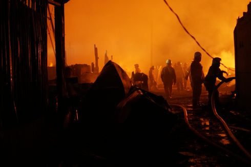 Kebakaran 50 Lapak Pemulung di Bangka Diduga akibat Korsleting Listrik