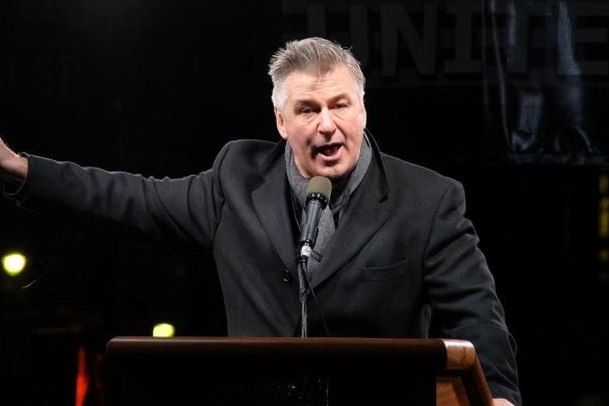Alec Baldwin Ingin Kurangi Akting, Fokus Keluarga Setelah Insiden Rust
