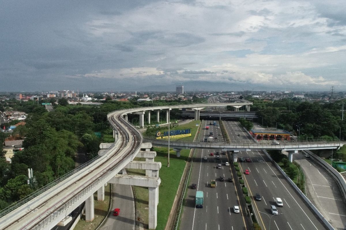 Jalan Tol Jagorawi, merupakan salah satu tol yang dikelola oleh PT. Jasa Marga