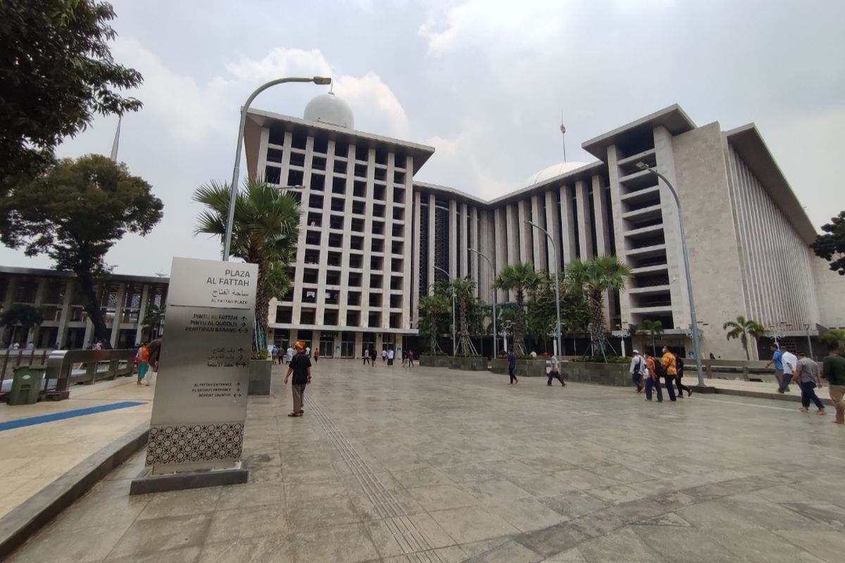 Suasana Masjid Istiqlal, Gambir, Jakarta Pusat, pada Jumat (25/3/2022). 