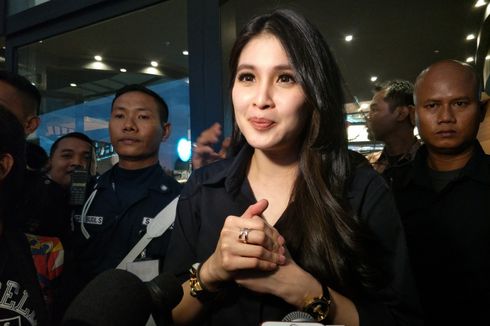 Jelang Hari Natal, Sandra Dewi Semakin Deg-degan