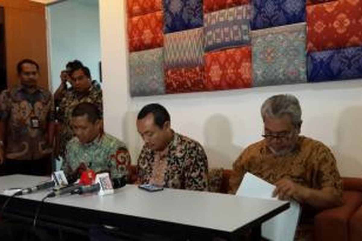 Konferensi pers di kantor Aviastar, Kalimalang, Jakarta Timur, Jumat (2/10/2015).