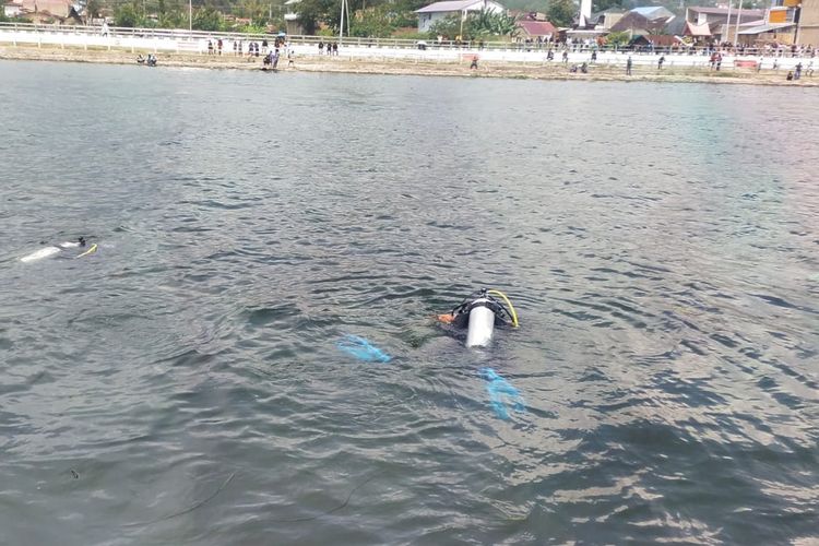 Dua Wisatawan Tenggelam di Danau Toba Ditemukan Tewas di Kedalaman 7 Meter