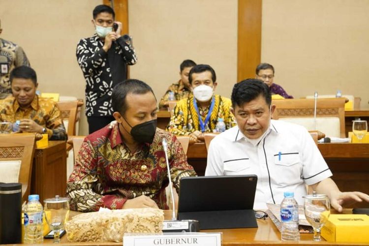 Rapat Dengar Pendapat (RDP) dengan Sekjen dan Plh Dirjen Minerba Kementerian ESDM RI dan RDPU dengan Gubernur Sulawesi Selatan, Gubernur Sulawesi Tengah, dan Sulawesi Tenggara oleh Panja Vale Komisi VII DPR RI di Ruang Rapat Komisi VII DPR RI, Jakarta, Kamis (8/9/2022).