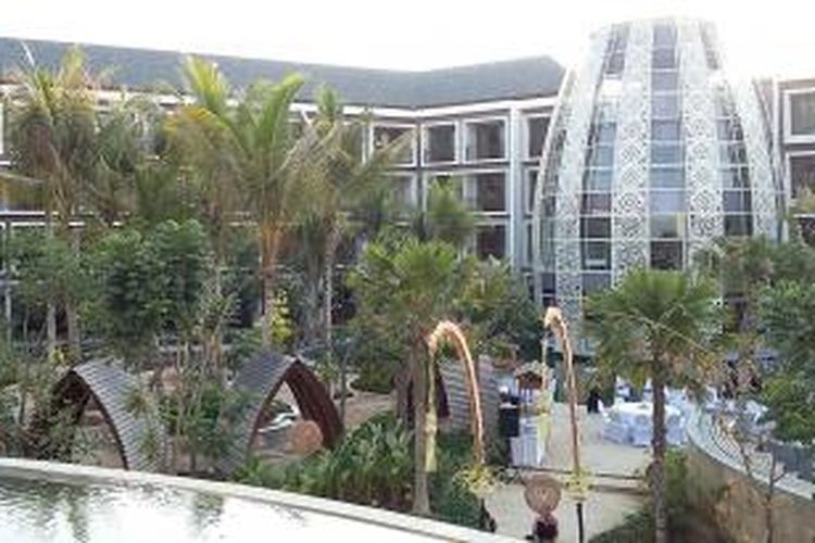Kondotel Tamansari Jineng Bali di Jalan Sunset Road. Kondotel ini dibangun atas kerja sama PT Angkasa Pura Property dan WIKA Realty.