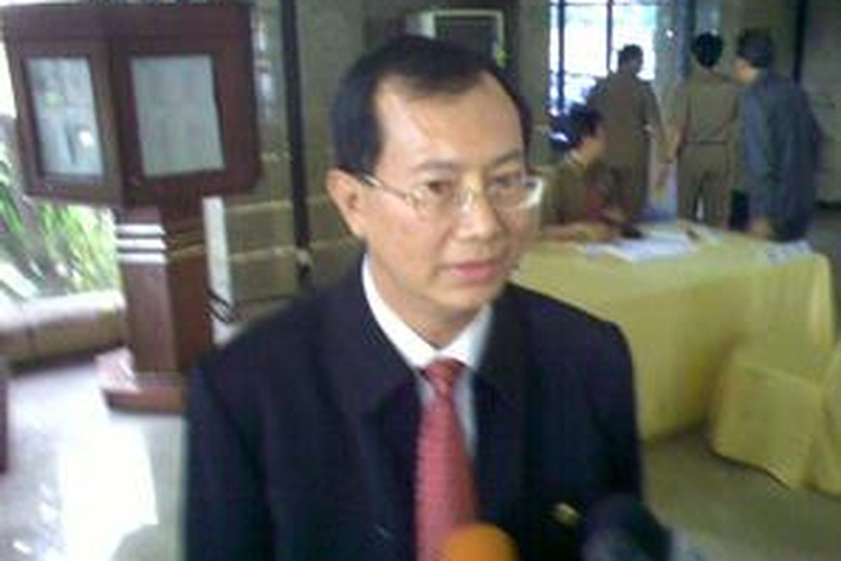 Hertanto mendaftarkan diri sebagai pimpinan Komisi Pemberantasan Korupsi di Sekretariat Panitia Seleksi Calon Pimpinan KPK di Gedung Kementerian Hukum dan Hak Asasi Manusia, Jakarta, Rabu (26/5/2010). 