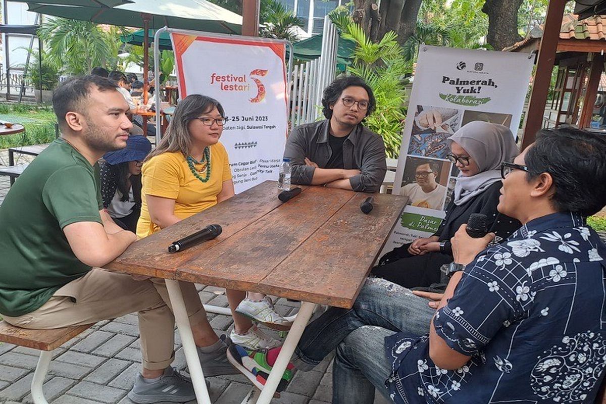 Sejumlah pihak bergotong royong mewujudkan kekuatan ekonomi daerah berkelanjutan dengan menciptakan ekosistem UMKM lestari. Salah satunya, Koalisi Ekonomi Membumi, Asosiasi Pengusaha Indonesia (Apindo), Java Kirana, dan Lingkar Temu Kabupaten Lestari (LTKL). 