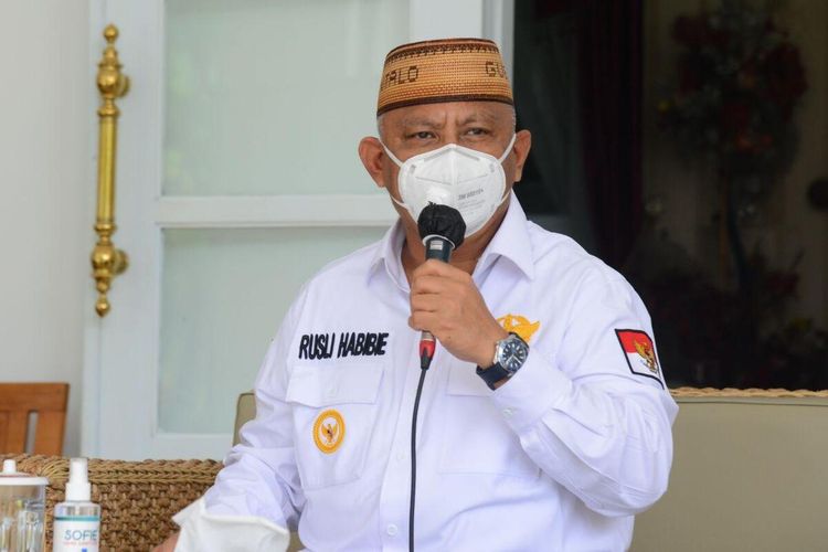 Gubernur Gorontalo Rusli Habibie