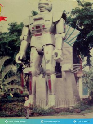 Patung Robot Gaban di Dufan, Taman Impian Jaya Ancol.