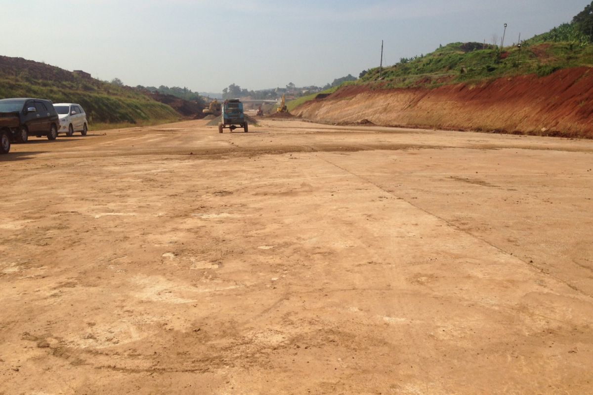 Jalan tol Semarang-Batang di titik Kelurahan Gondoriyo, Kota Semarang, Selasa (16/5/2017)