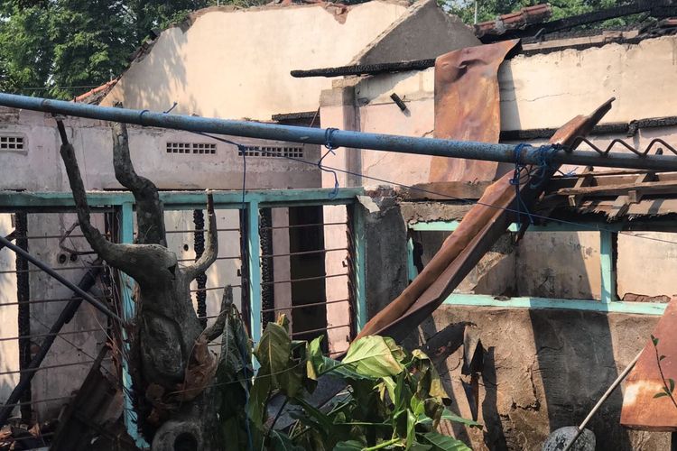 Cerita Satria, Relawan yang Kehilangan Rumah Saat Ditinggal Antar Jenazah