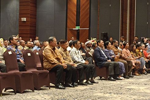 SBY Kenang Saat Luhut Besuk Ani Yudhoyono di Singapura dan Sambut Jenazahnya