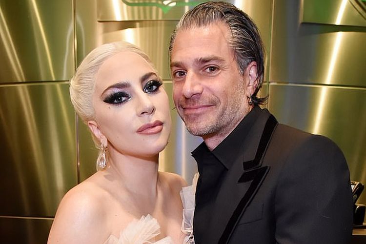 Lady Gaga dan mantan tunangannya, Christian Carino