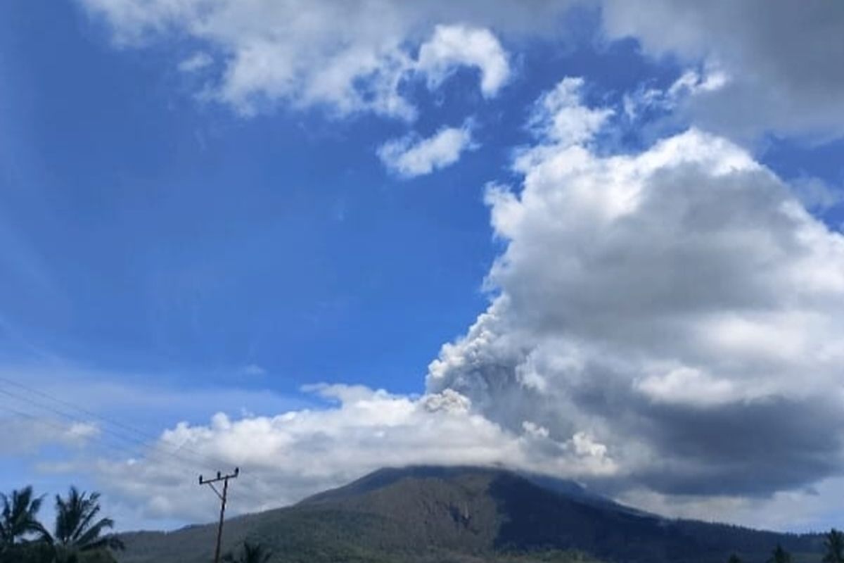 Gunung Lewotobi Meletus Lagi, Warga Diimbau Kenakan Masker dan Alat Pelindung