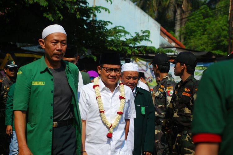 Ketua Umum Partai Kebangkitan Bangsa (PKB) Muhaimin Iskandar, saat menghadiri kegiatan silaturahim bersama para ulama dan tokoh masyarakat, di Kantor Pengurus Cabang Nahdlatul Ulama, Cibitung, Bogor, Jawa Barat, Rabu (21/6/2017).
